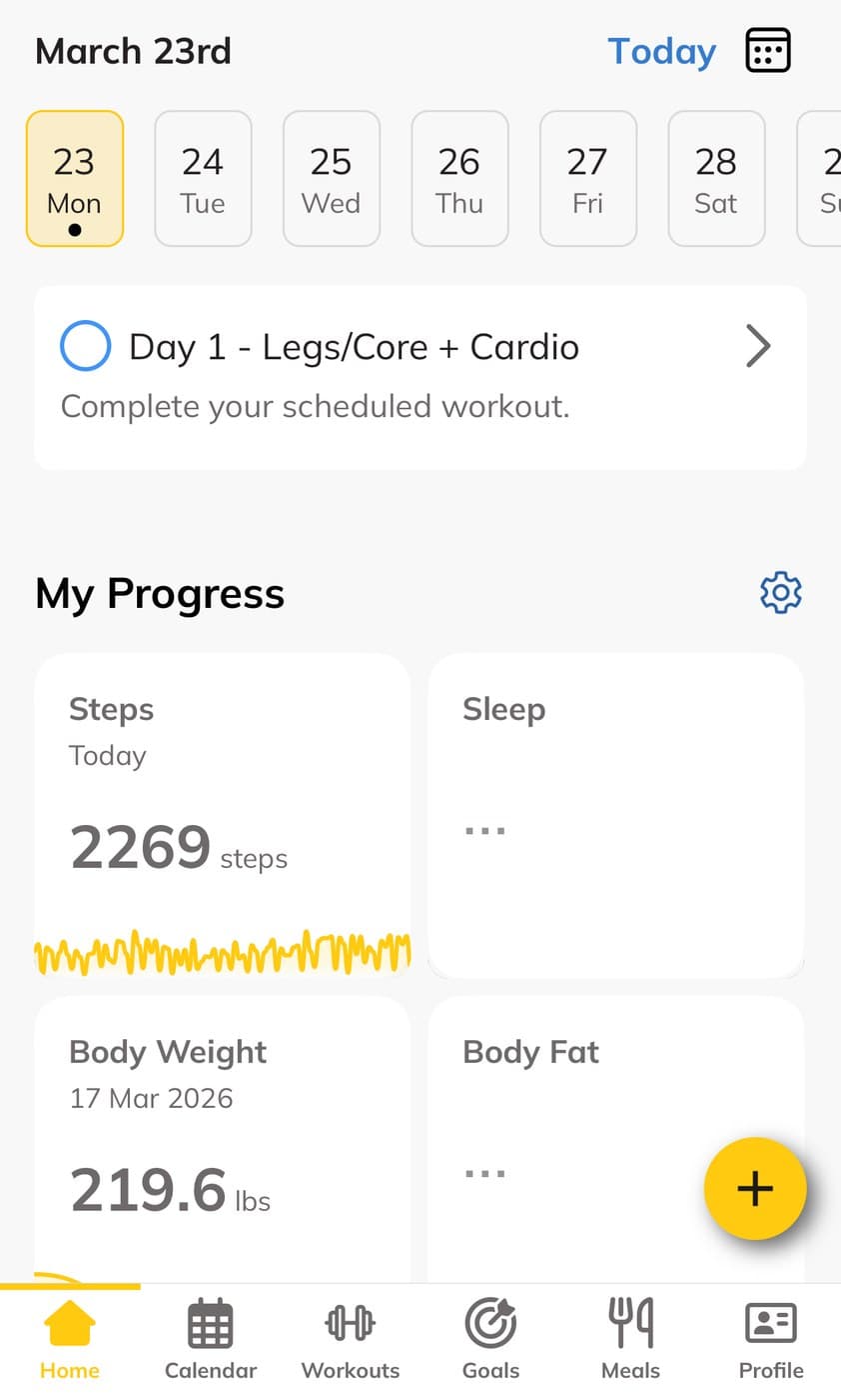 The coaching app dashboard with today's workout and progress tracking for steps, sleep and body weight